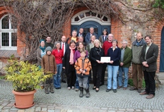 Gemeinsames Gruppenfoto der alten und neuen Partnerbetriebe im Biosphärenreservat Niedersächsische Elbtalaue