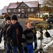 Junior Ranger beobachten Wintergäste an der Elbe