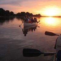 Auf der Elbe in den Sonnenuntergang