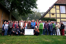 Die Teilnehmer des diesjährigen länderübergreifenden Treffens der Biosphärenreservatspartner vor dem BIO-Hotel Kenners LandLust
