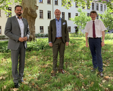 Dirk Janzen (Mitte) bei seinem Antrittsbesuch im Umweltministerium mit Umweltminister Olaf Lies (links) und Staatssekretär Frank Doods (rechts)