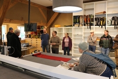Teilnehmende des Partnertreffens in der Filzwerkstatt eigengut in Konau (Amt Neuhaus)