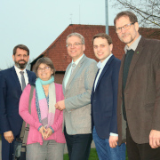 Die Beiratsvorsitzenden Jens Böther und Johannes Heuer (3. u. 4.v.l.) mit Umweltminister Olaf Lies, Doris Schupp, Referentin für das Biosphärenreservat im Umweltministerium, und Dr. Johannes Prüter, Leiter der Biosphärenreservatsverwaltung (v.l.)